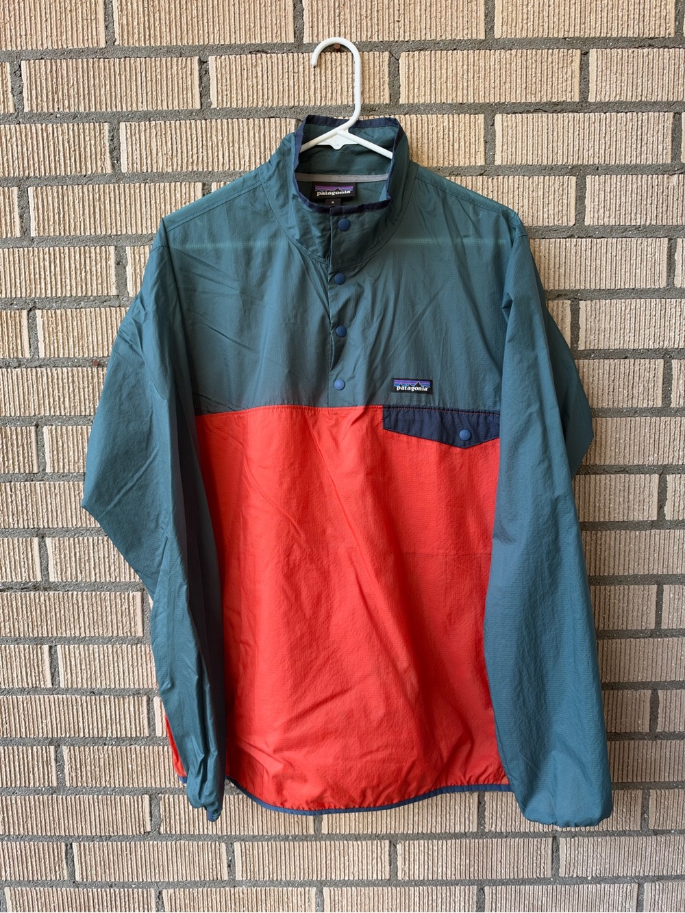 Patagonia men’s Houdini pullover anorak